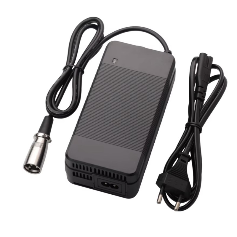 Carregador 54,6v 4A para bicicleta elétrica ou scooter elétrica - potência 219W  - 3 Carregador 54,6v 4A para bicicleta elétrica