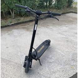 Sharkset RS1 - két 1400 W-os motor - 20 Ah akkumulátor - hatótáv 50-70 km Sharkset - 4 Sharkset RS1 - két 1400 W-os motor - 20 A