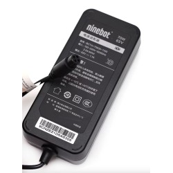 Original laddare till Ninebot Mini S / Mini S Pro 63V 1.1A 70W Segway - Ninebot - 3 Kompatibilitet: till Ninebot Mini S och Mini